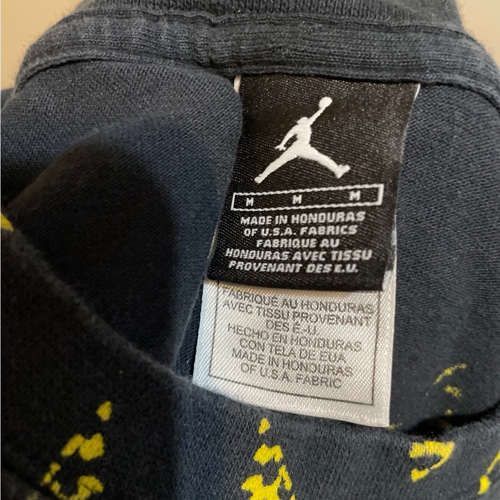 Vintage Y2K Air Jordan Gold Black AOP Logo Graphic Puff T-Shirt Men’s M - Picture 6 of 8